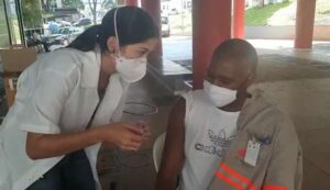 ÚLTIMO DIA: UFMG faz mutirão para reforçar vacinação contra COVID