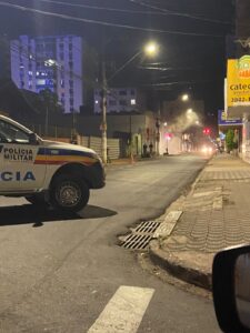 Mulher tenta matar o marido a facadas após briga por causa de um carro em Uberaba