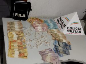 Irmãos são presos comandando ponto de venda de drogas no interior de MG