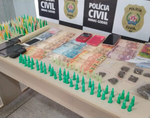 Polícia Civil prende dupla por tráfico de drogas em Três Pontas