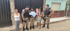 Policiais salvam recém nascido que engasgou enquanto amamentava em Governador Valadares