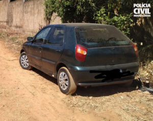 Adolescente pega carro de parente escondido e abandona veículo após acabar a gasolina em Minas