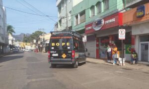 Homem joga bolsa em batalhão da PM em Igarapé, e esquadrão antibombas é acionado