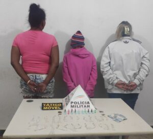 Três mulheres são presas por envolvimento com o tráfico de drogas no interior de Minas