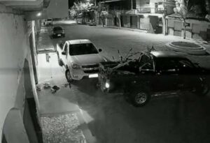 Vídeo: quadrilha usa caminhonete furtada para arrombar loja no Vale do Rio Doce