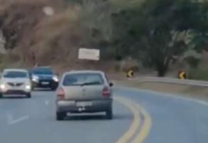 Vídeo: motorista com sinais de embriaguez anda na contramão e quase bate em carros na BR-146, no Sul de Minas