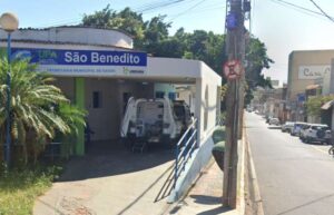 Mulher agride amiga do namorado por ciúmes após cumprimento em bar de Uberaba