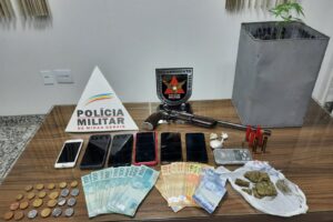 Dupla é presa por tráfico de drogas em Conselheiro Pena