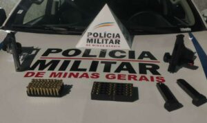 Armas e munições são apreendidas durante operação policial em Mantena