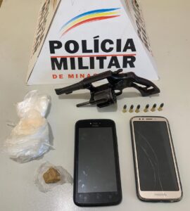 Dupla é presa com arma e drogas no Vale do Rio Doce