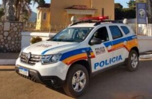 Homem bebe, furta moto e bate veículo em cones do quartel da Polícia Militar