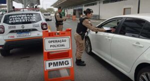 Média de casos de violência doméstica contra mulher é de mais de 11 mil ocorrências por mês em 2022, segundo Sejusp MG