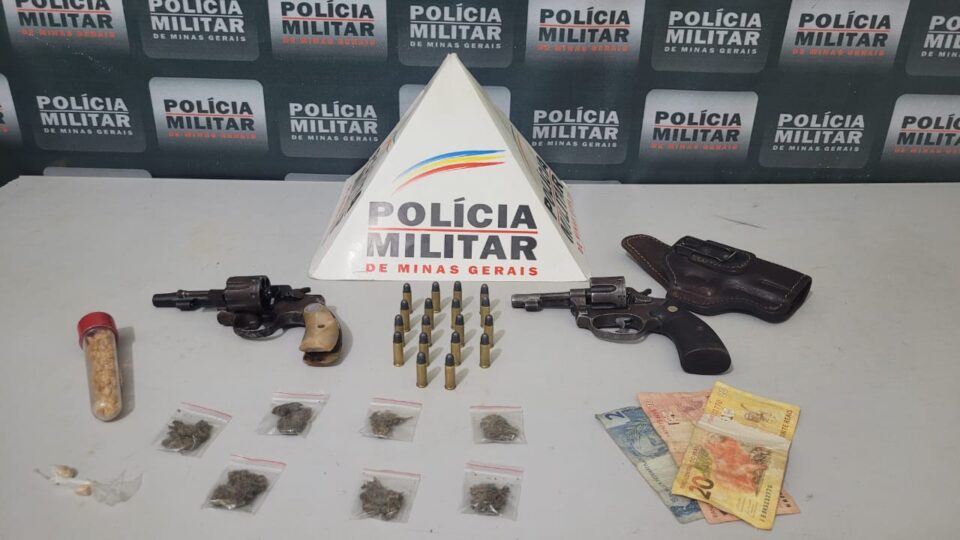 Menor é apreendido e dois jovens são presos com drogas e armas em Governador Valadares | Foto: PMMG