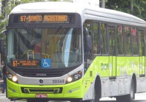 Motorista aciona botão do assédio e homem é preso por se masturbar em ônibus, em BH