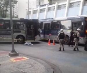 Homem é atropelado por ônibus no centro de BH
