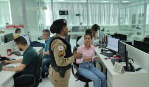 PMMG faz “blitz” em emissora de Governador Valadares para encerrar Outubro Rosa