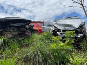 Motorista morre em acidente envolvendo três veículos em Uberlândia