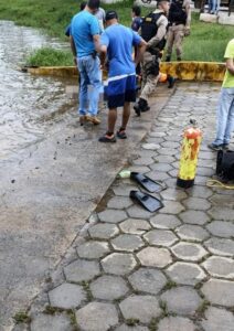 Bombeiros resgatam corpo de homem que se afogou em lagoa