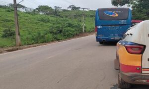 Transporte ilegal de passageiros flagrado no norte de Minas