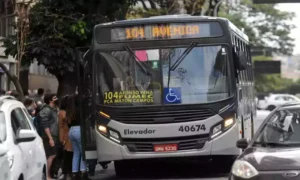 Prefeitura de BH confunde a população sobre dinheiro nos ônibus