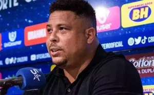 Torcedores do Cruzeiro estão indignados com decisão de Ronaldo