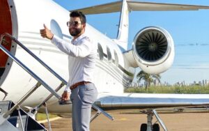 Avião de Gusttavo Lima não consegue pousar e show é cancelado