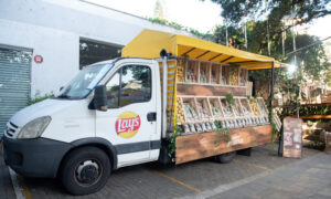 Lay’s anuncia caminhão com batata de graça em Belo Horizonte