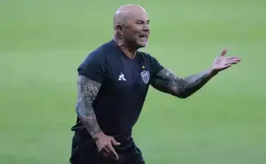 Após Atlético, Sampaoli chega ao Flamengo e diz o que não quer lá