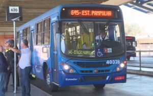 Ônibus em BH terão reajuste na passagem em breve