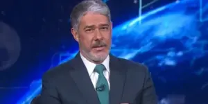 William Bonner se confunde ao vivo com erro do JN na Globo