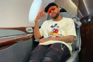 Neymar surpreende ao mostrar detalhes de seu jatinho particular: quanto custa?