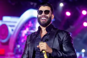 Gusttavo Lima faz segurança ser demitido em show e ouve gritos do público