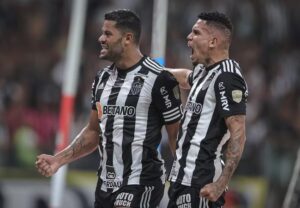 Hulk e Paulinho, do Atlético, estão no top 10 de artilheiros de times da série A