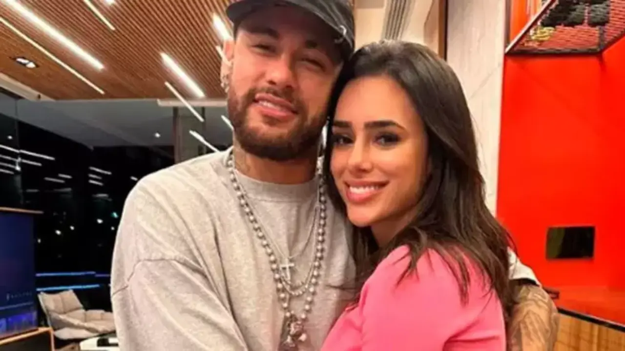 Neymar paga mulher pra ir com ele. Como eu não vou?', rebate Bruno