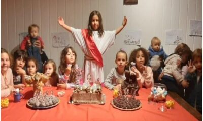 Garotinha inova ao escolher "Santa Ceia" e se vestir de Jesus em seu aniversário