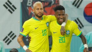 Vini Jr dá festa em mansão no Brasil e dorme com a ex de Neymar