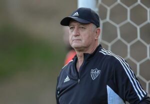 Felipão ainda irá avaliar zagueiro, que está na mira do São Paulo