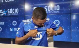 Pepa fala sobre Nikão e indica que meia pode deixar o Cruzeiro em breve