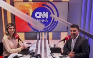 Teto da CNN Brasil desaba ao vivo e machuca apresentadores