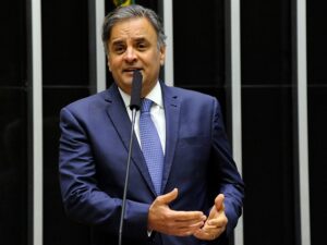 Aécio Neves volta a crescer no PSDB e pode ser candidato a governador ou presidente