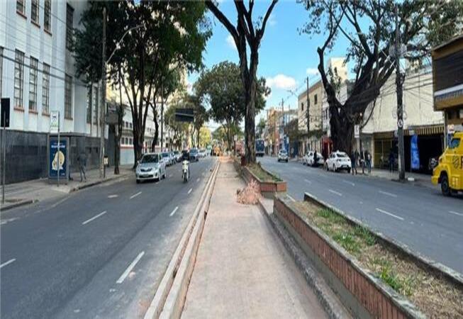 Construção de ciclovias no Centro de BH incomoda comerciantes locais