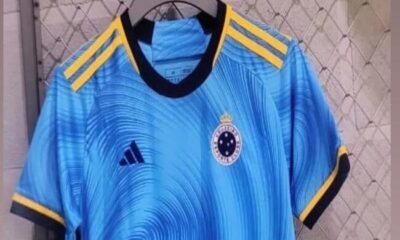 Nova camisa do Cruzeiro é uma homenagem aos 20 anos da Tríplice Coroa