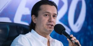 Presidente do Cruzeiro, Sérgio Santos Rodrigues vira apresentador de rádio em BH