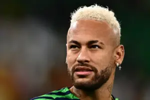 Neymar estava em outro lugar durante nascimento da filha