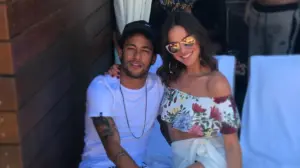 Bruna Marquezine mostra a tatuagem que fez com Neymar: “Minha primeira”