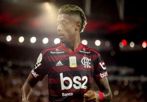 Bruno Henrique, do Flamengo, quer salário igual ou superior ao de Hulk para jogar no Galo