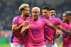 Cruzeiro não terá camisa rosa e a nova cor já é motivo de discórdia