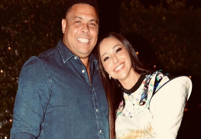 Sabrina Sato viajou para Ibiza, onde será madrinha do casamento de Ronaldo