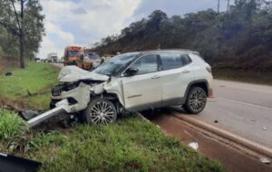 Dois morrem em acidente na 040 com carro de testes da FIAT