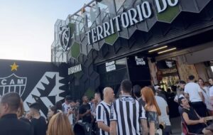 Daniel de Oliveira inaugura bar do Atlético em Belo Horizonte